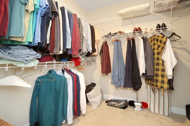 Building Photo - Low Maintenance Condo Living