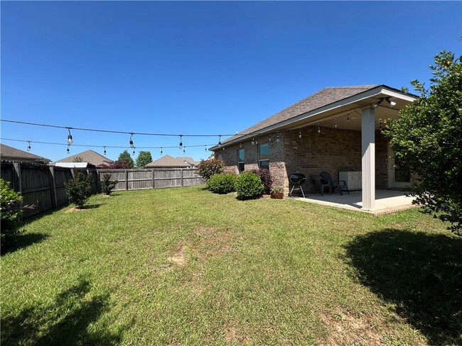Building Photo - 9923 Summer Woods Cir N