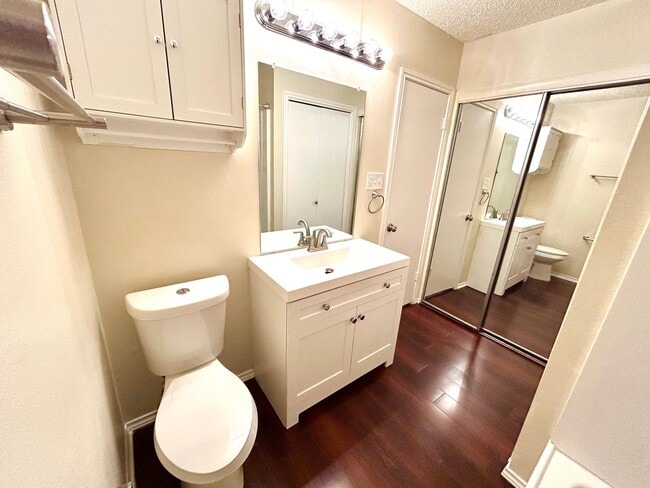 Building Photo - MUST SEE! Spacious Duplex With Garage & Google Fiber Access!