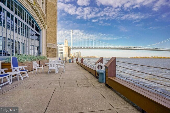 Building Photo - 3 N Christopher Columbus Blvd