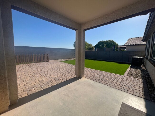 Building Photo - Updated 3 Bed/2 Bath in Excellent Glendale...