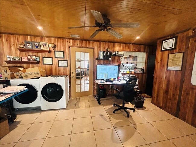 Building Photo - 3452 SW 113th Ct