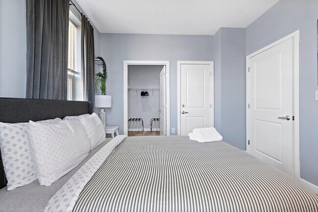 Building Photo - 95 Broadway-SI ID1240397P