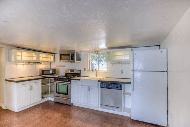 Building Photo - 2555 E Fort Lowell Rd