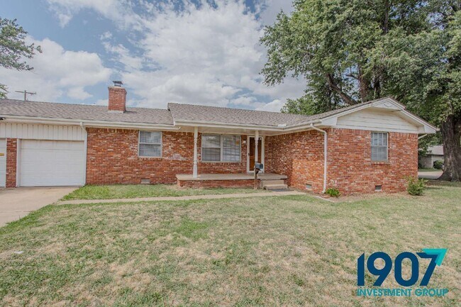 Building Photo - 1101 SW 72nd St
