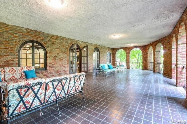 Building Photo - 4810 Boston Post Rd