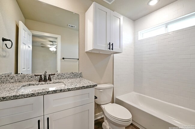 Building Photo - 11323 Clearmine St