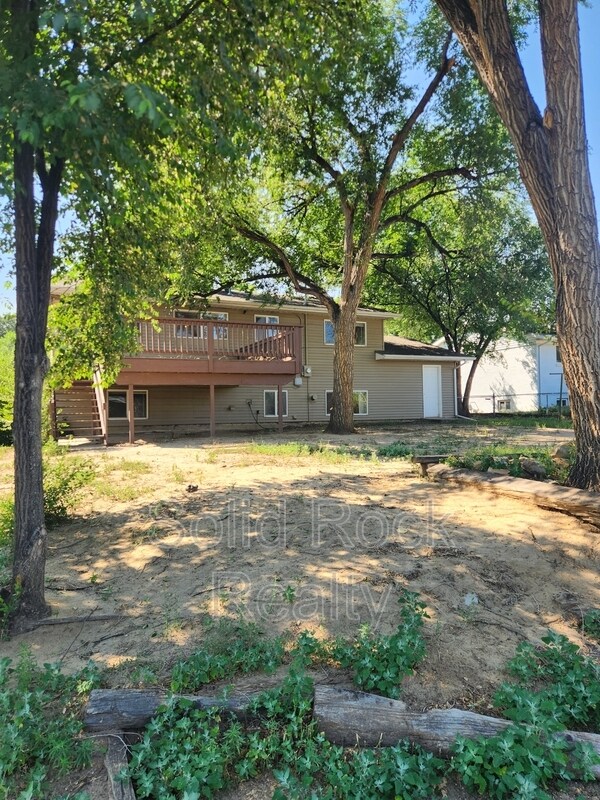 Building Photo - 1618 Shasta Dr