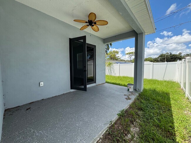 Building Photo - 6051 82nd Terrace N