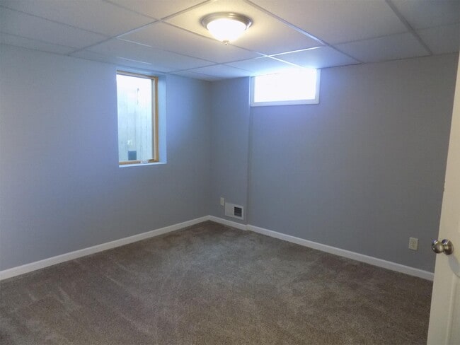 Building Photo - 1005 E North St