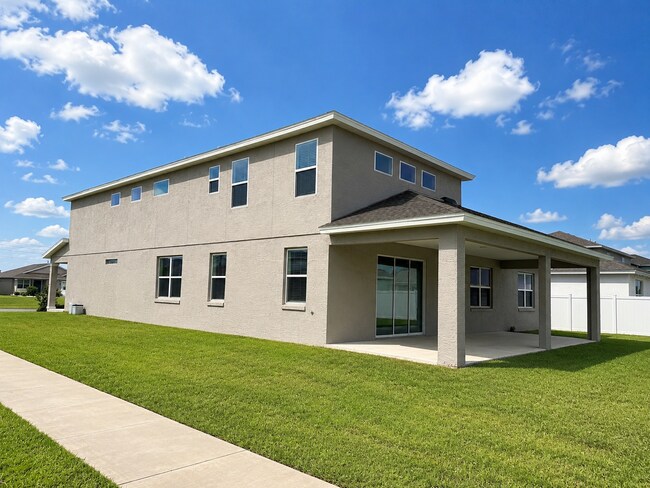 Building Photo - Experience modern & expansive living in this corner-lot 5Bedrooms/3.5Bath home at Ocala!