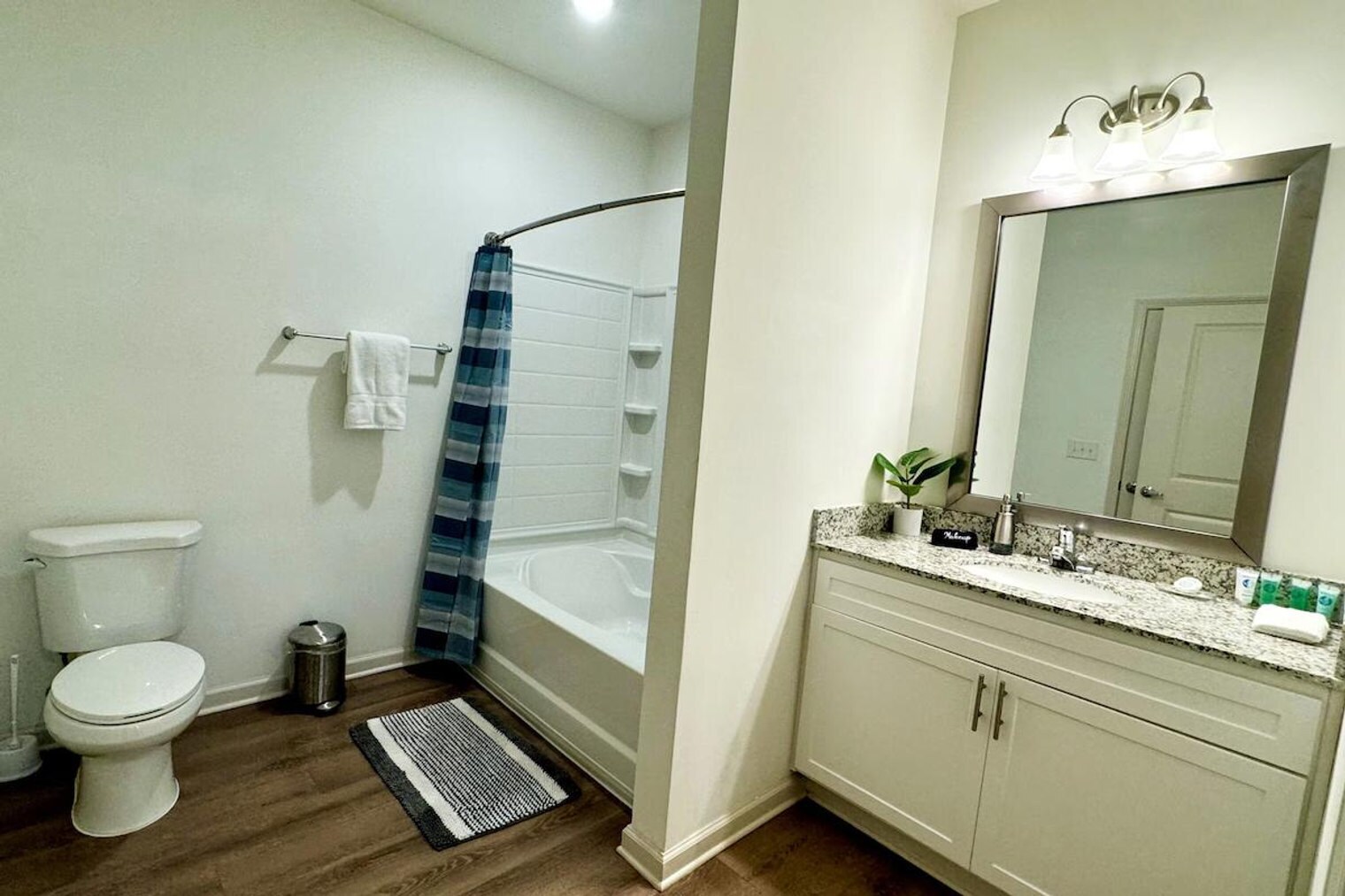 Building Photo - 8165 Windsor Hill Blvd