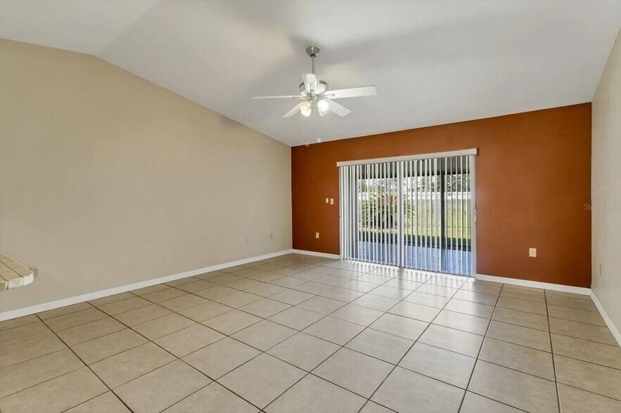 Building Photo - 378 Dundee Dr