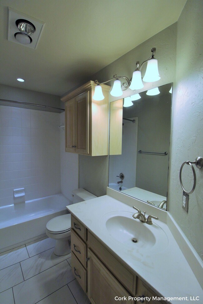 Building Photo - 2808 Stonebrook Rd
