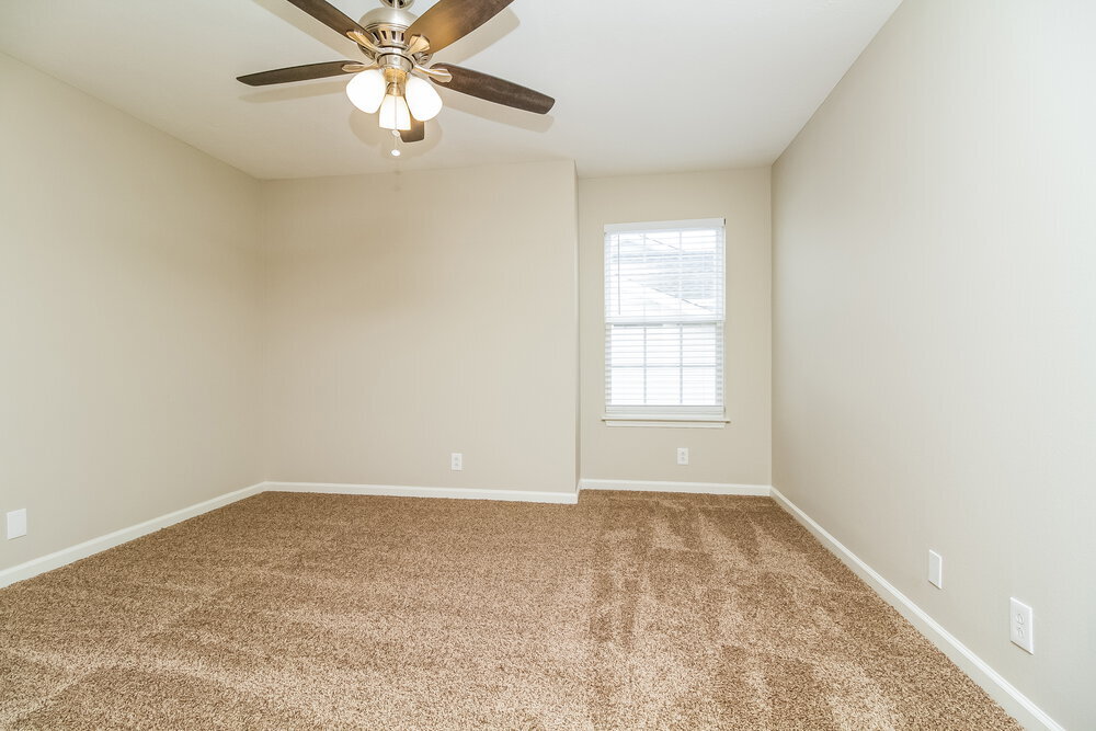 Building Photo - 843 Kanatak Ln