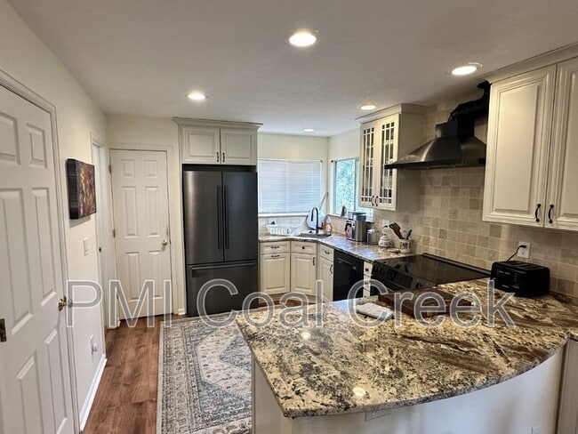 Building Photo - 761 Owl Ct