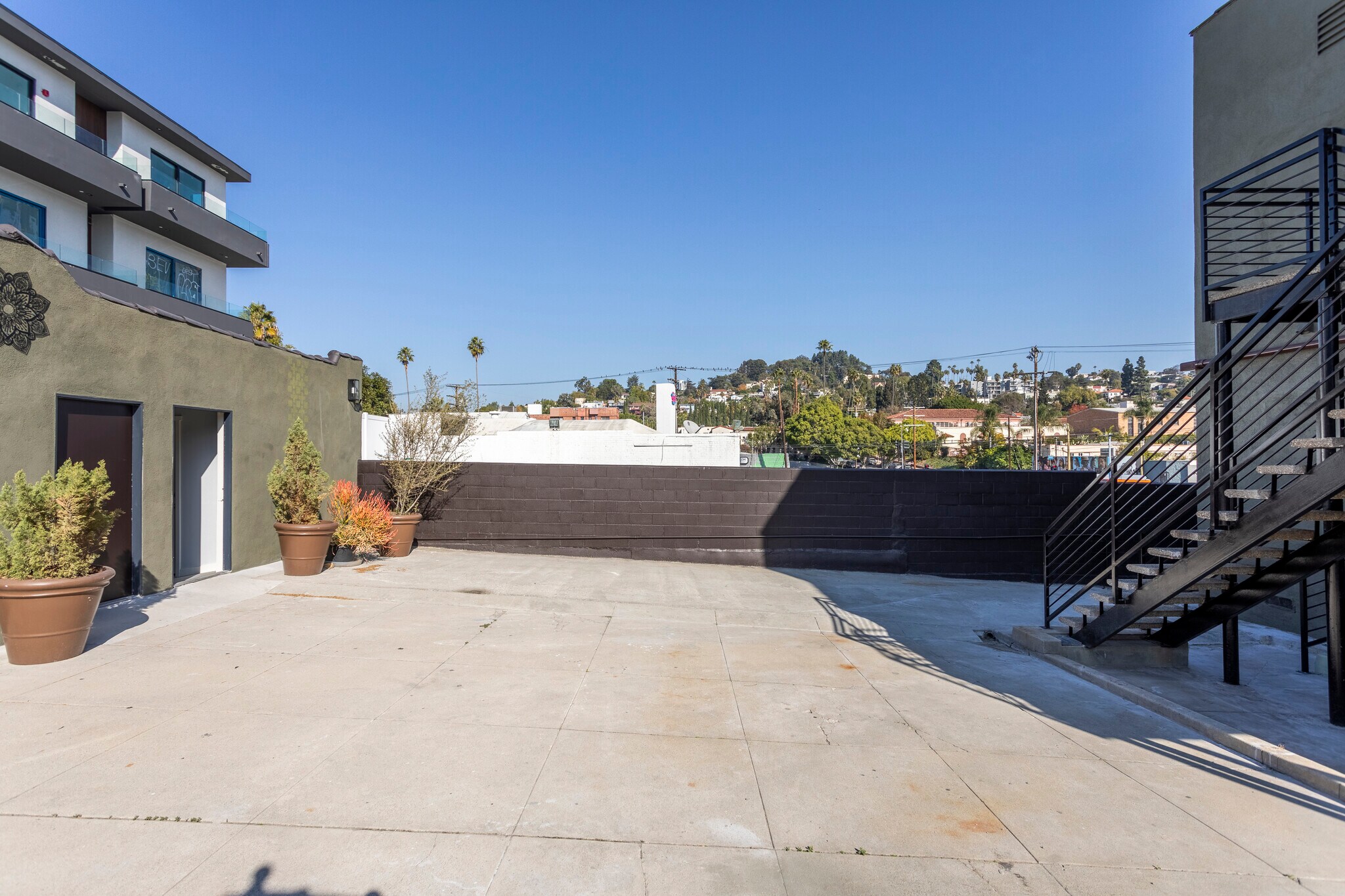 parking lot - 1431 Maltman Ave