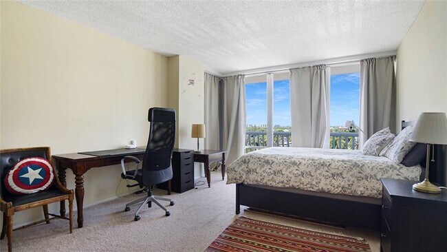 Building Photo - 4020 Galt Ocean Dr