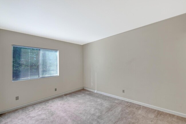 Building Photo - 4208 Ave Palermo