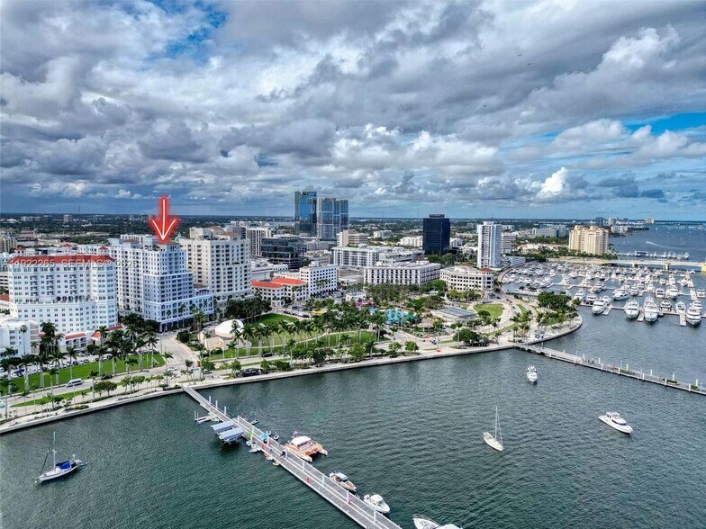 Building Photo - 255 Evernia St