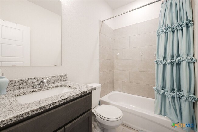 Building Photo - 445 Appalachian Trl