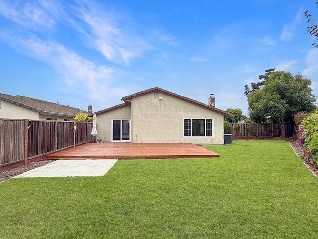 Building Photo - 5935 Woodbine Pl