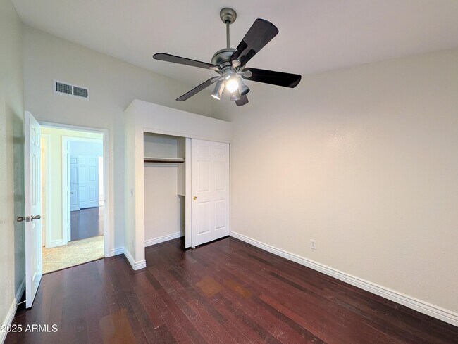 Building Photo - 5232 W Tonto Rd
