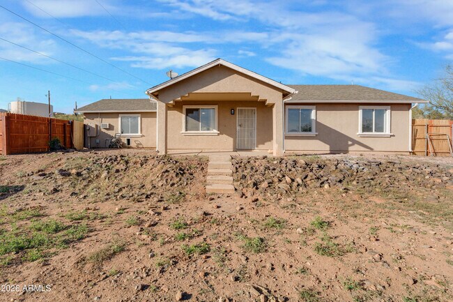 Building Photo - 33665 S Incline Dr