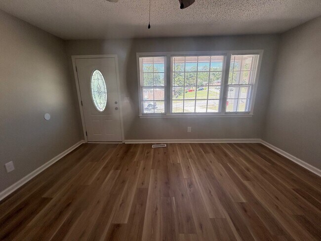 Building Photo - 3728 Baywater Dr