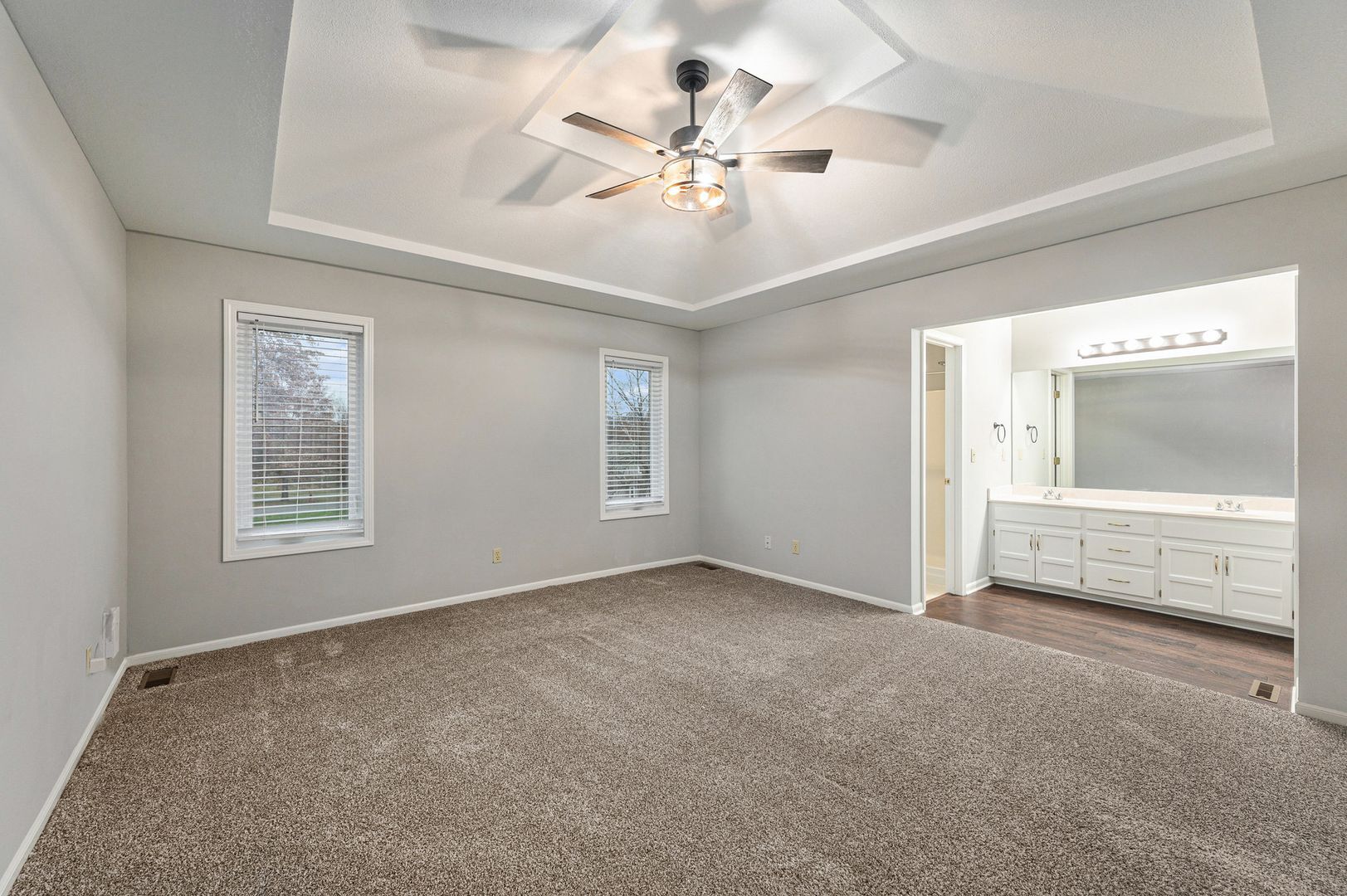 Building Photo - 6334 NW 82 Ct