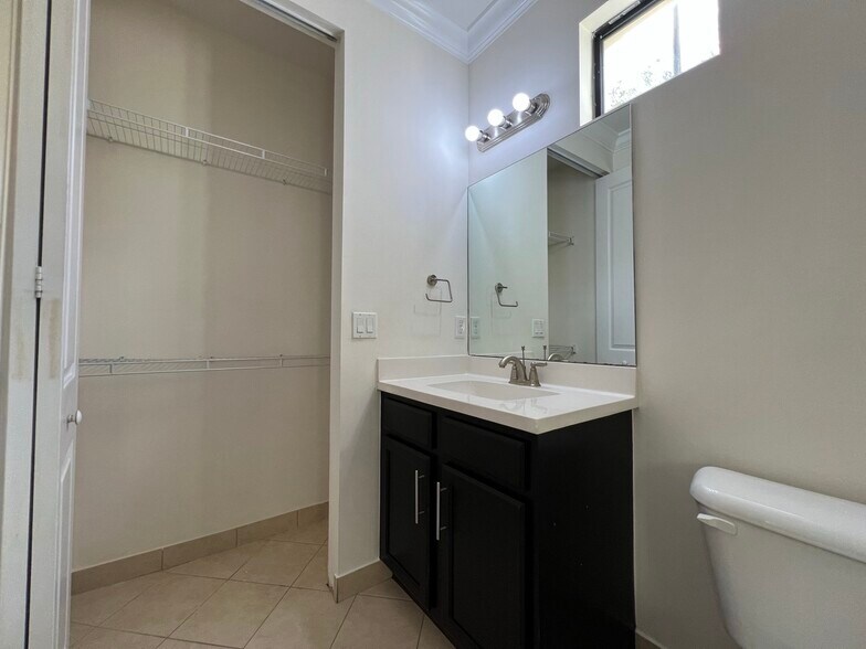 Building Photo - 3390 NW 125th Ave