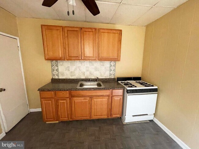 Building Photo - 3244 E St