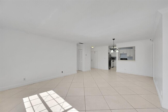 Building Photo - 12244 Royal Palm Blvd