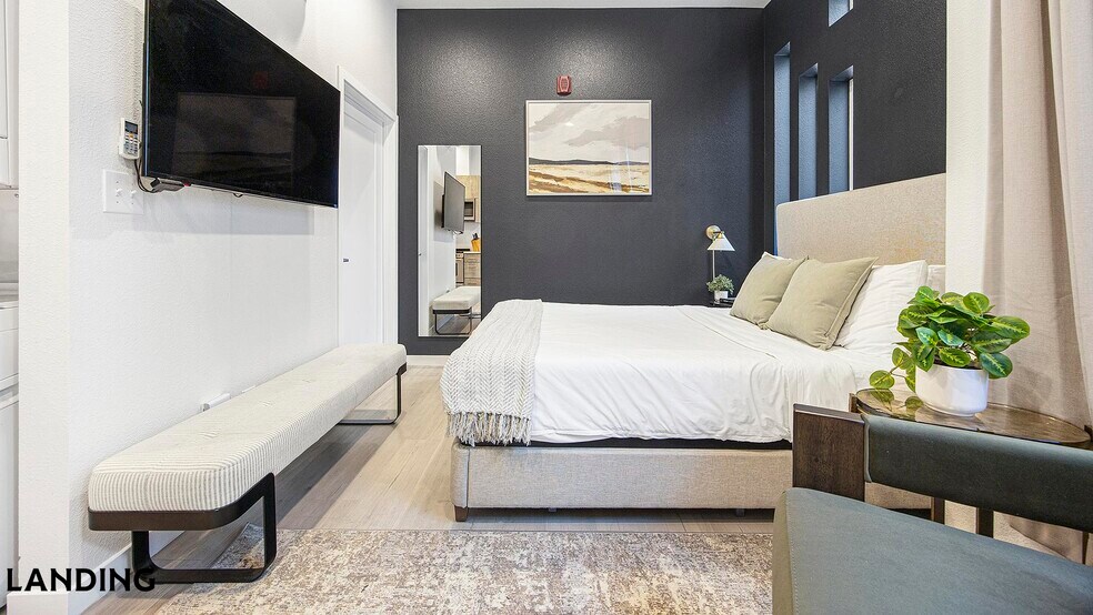 Building Photo - 3024-3024 Zuni St