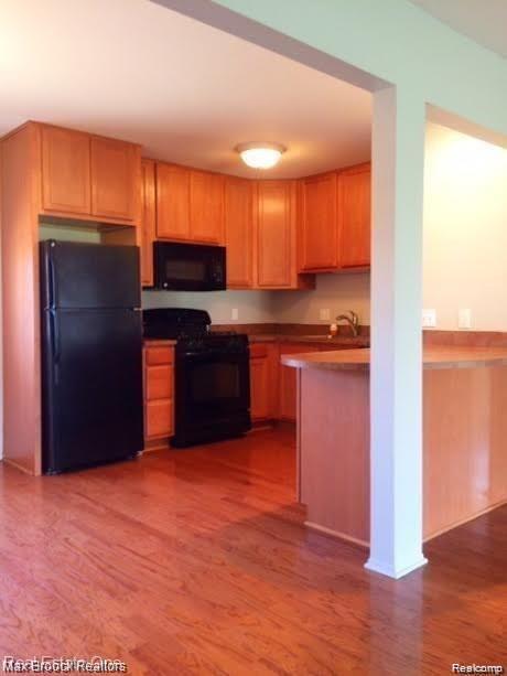 Building Photo - 2405 Torquay Ave