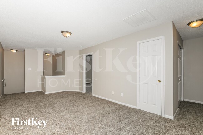 Building Photo - 1180 Crescent Dr