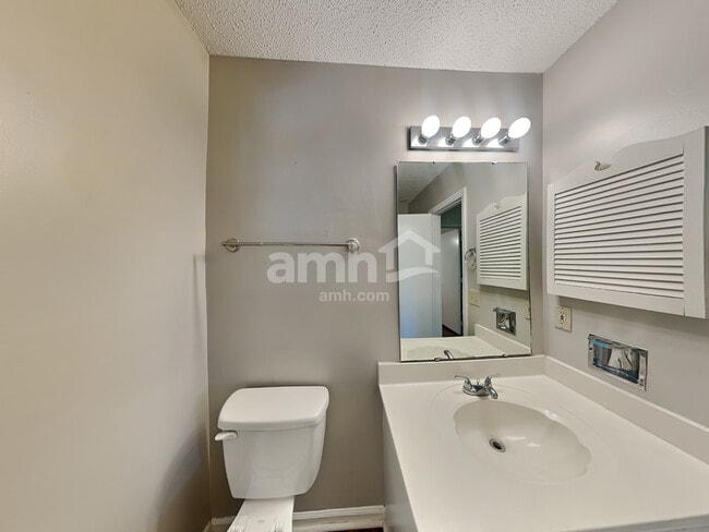 Building Photo - 12631 Delman Ln