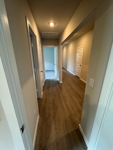Building Photo - 174 Sterling River Ln