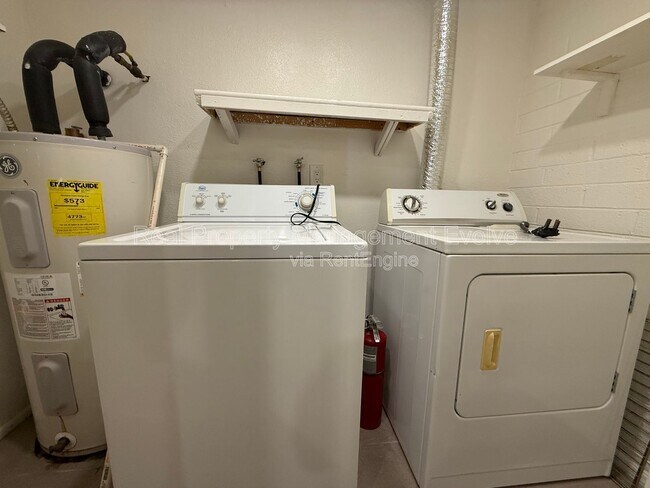 Building Photo - 6565 N 19th Ave