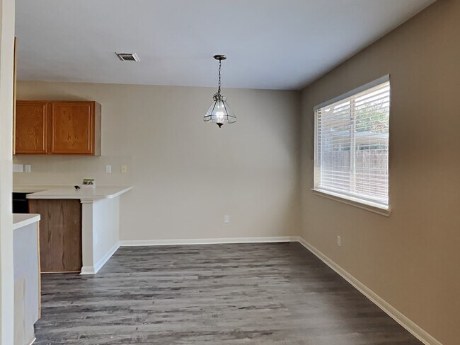 Building Photo - 18203 Gravenhurst Ln