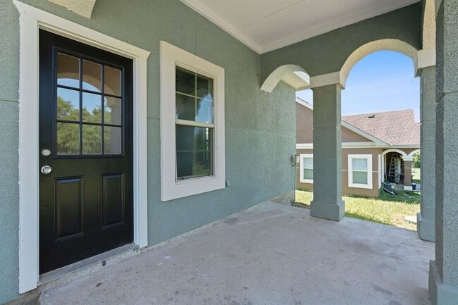 Building Photo - 404 Mesa Dr