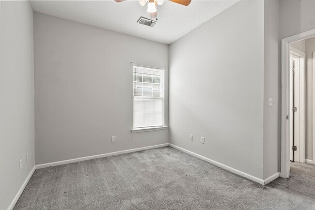 Building Photo - Nice 3 Bed 2 Bath Home! Available Now!