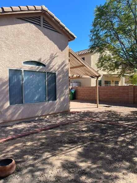 Building Photo - 8855 N Moonfire Dr