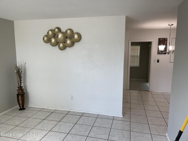 Building Photo - 1210 Princeton Rd