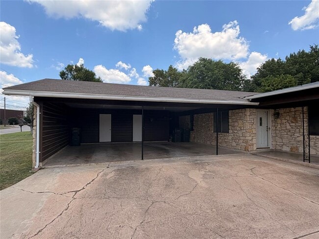 Building Photo - 7406 Southgate Ln