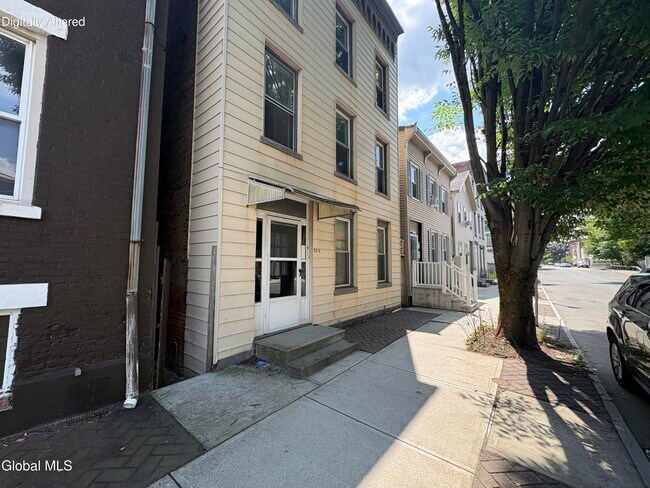 Building Photo - 334 4th St
