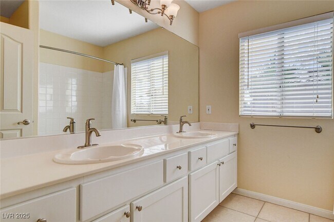 Building Photo - 2707 Mallard Landing Ave