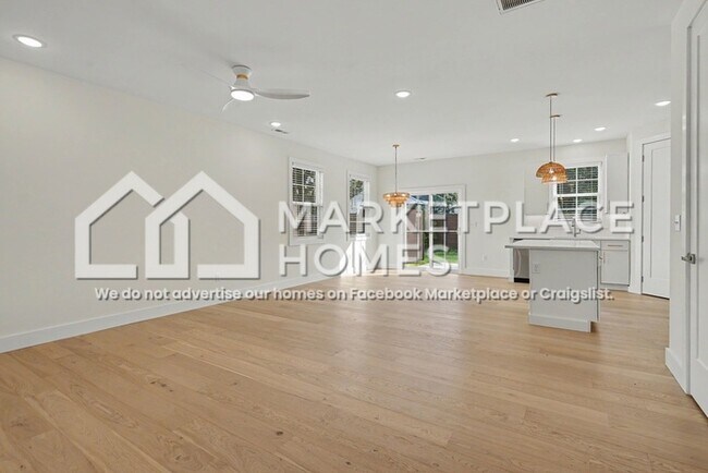 Building Photo - 8 Taverly Dr