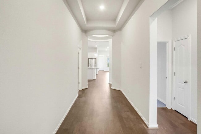 Building Photo - 335 Spinnaker Loop