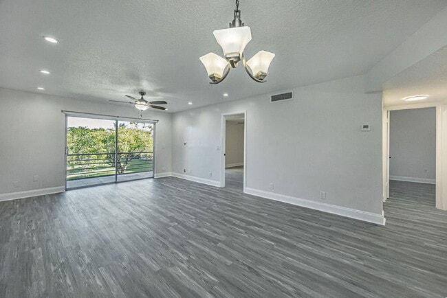 Building Photo - 829 Camino Rd